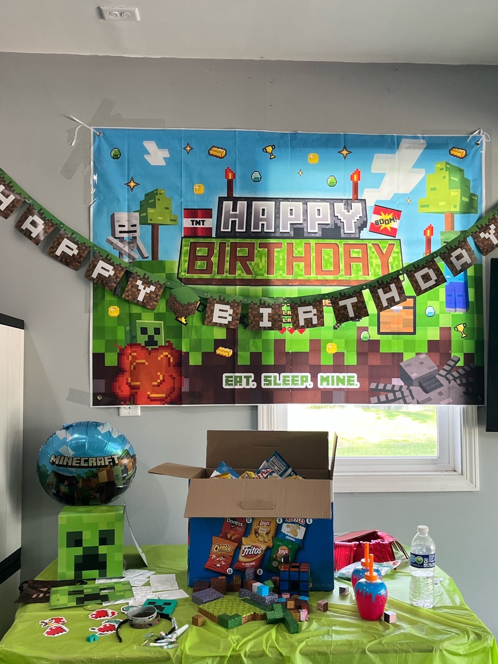 Minecraft birthday deco Happy Birthday Party Banner and Decorations - Green